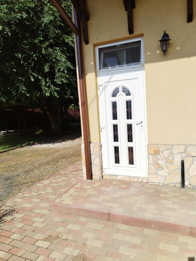 Levendula Apartmanhaz Hajduszoboszlo Exterior photo