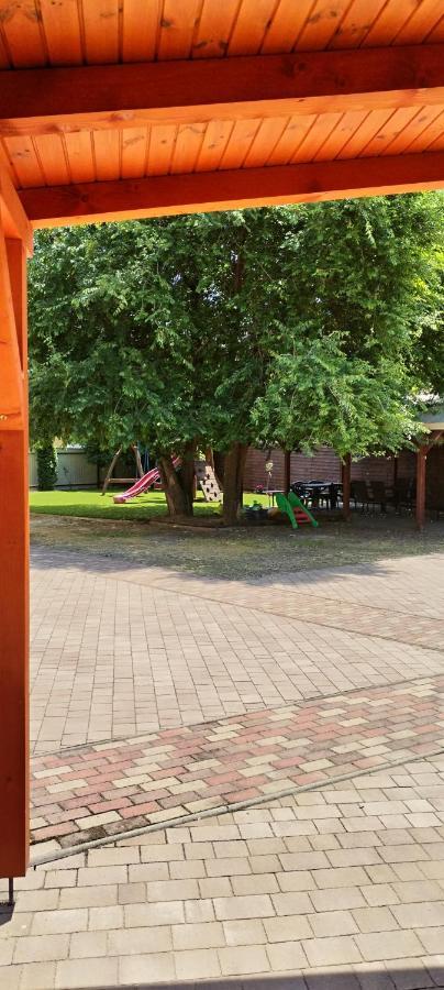 Levendula Apartmanhaz Hajduszoboszlo Exterior photo