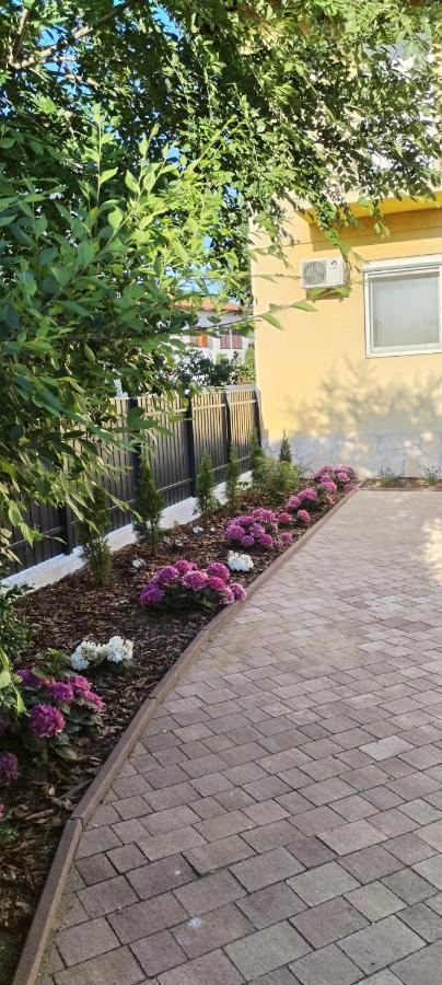 Levendula Apartmanhaz Hajduszoboszlo Exterior photo